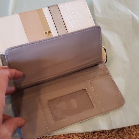 Wallet - Picture 3 of 11